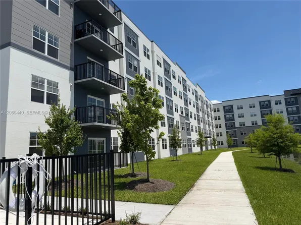 5563 Millenia Park #201, Orlando, FL 32839