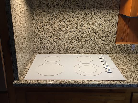 Kitchen cooktop