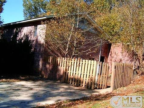 2nd image of 624 Troy St