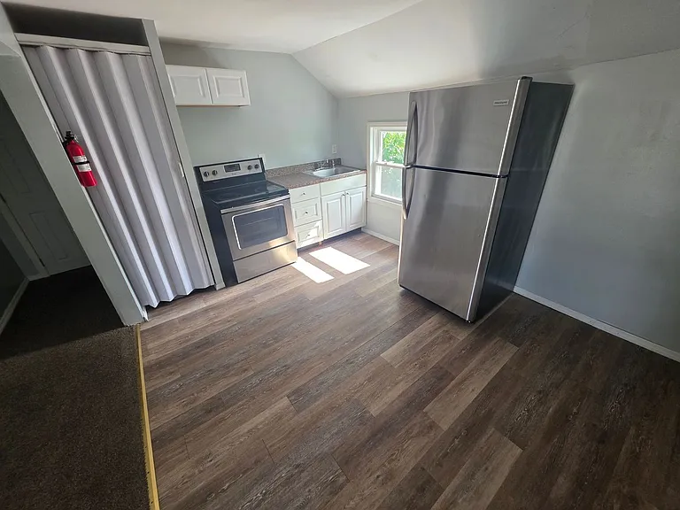 37 N Clinton St — Photo 8