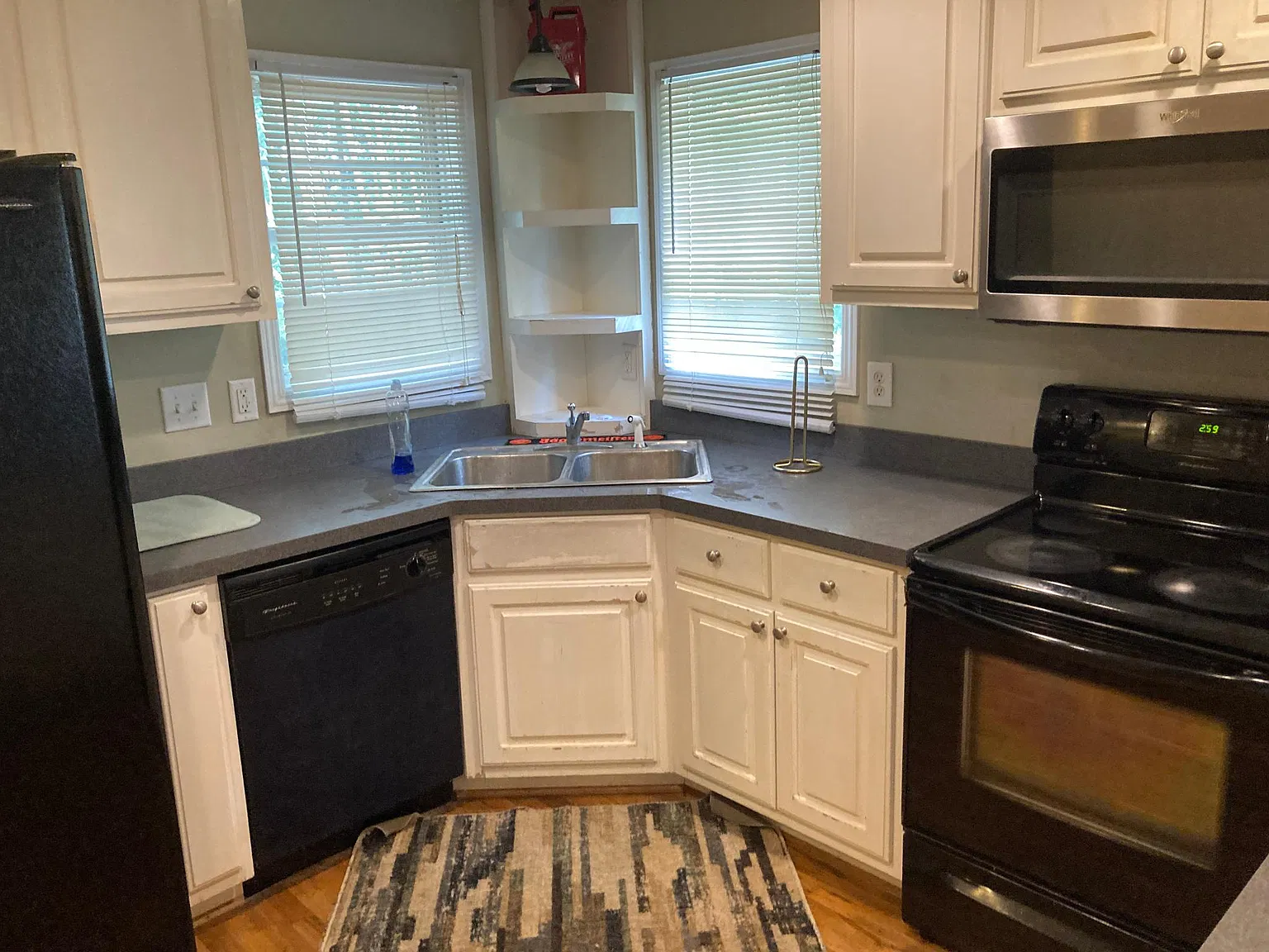 4 bed, 1648 sqft, $2,175 — Photo 2