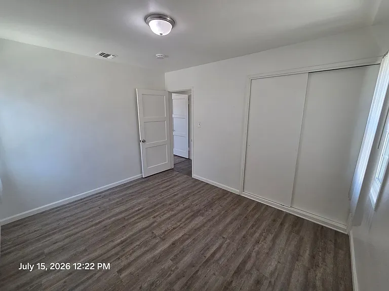 921 E Alwood St — Photo 11