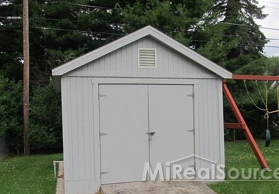 4th image of 48091 Oriole Dr
