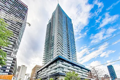 30 Roehampton Ave Photo 1