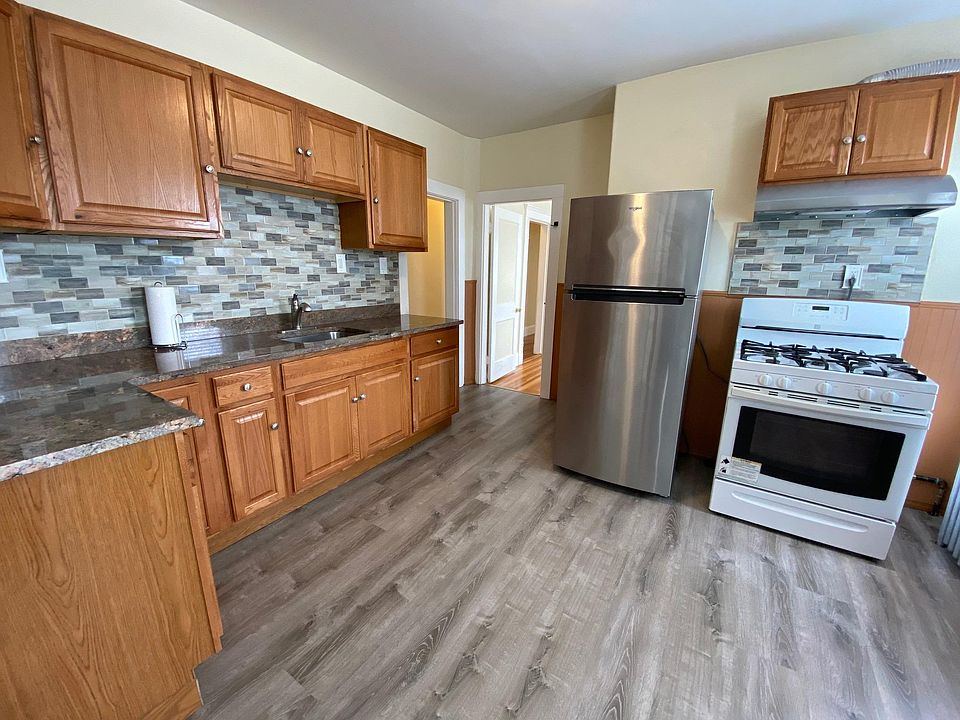 Beautifully Renovated Kitchen