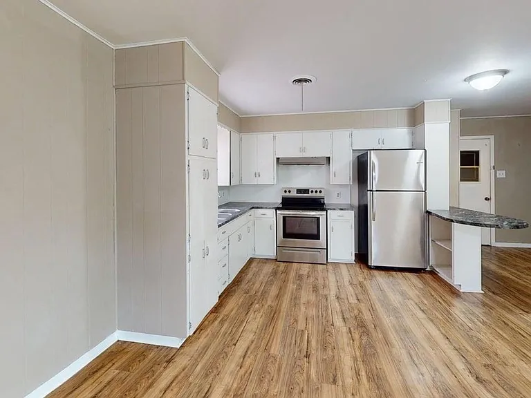 1613 Avalon Rd — Photo 6
