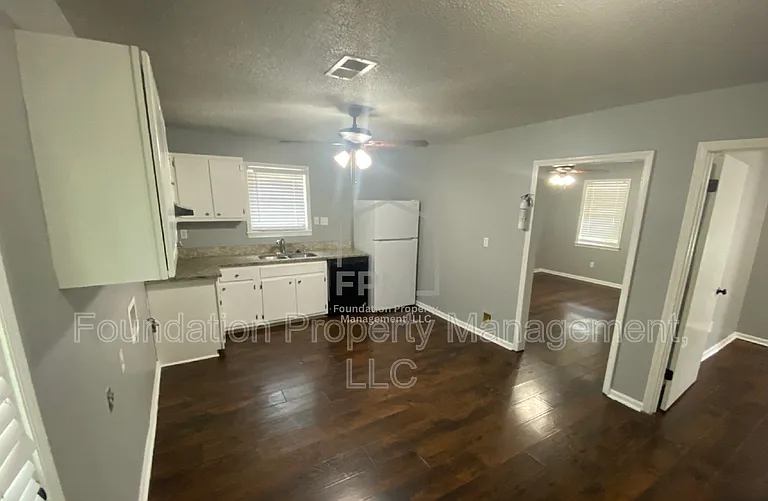 137 S Fenwick Rd — Photo 4