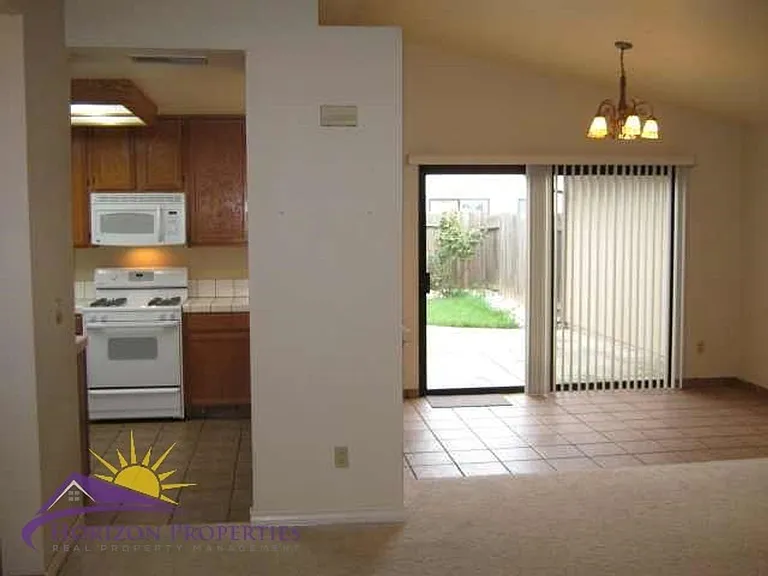 2030 Moontree Dr — Photo 9