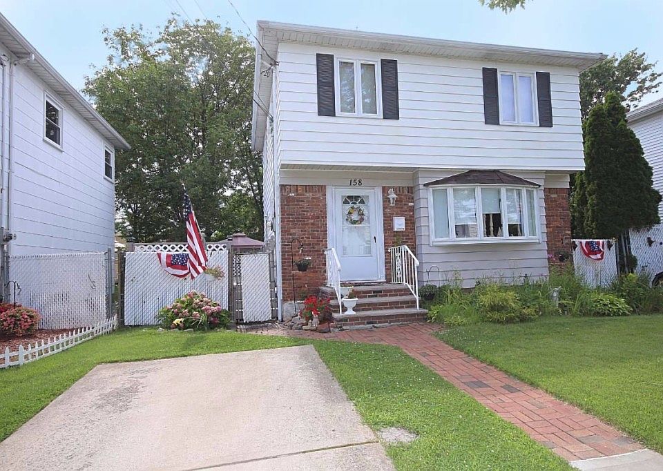 1st image of 158 Lyndale Ave