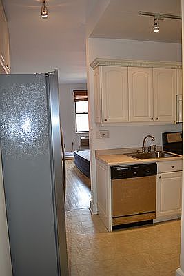 4th image of 126 W 96th St APT 4D