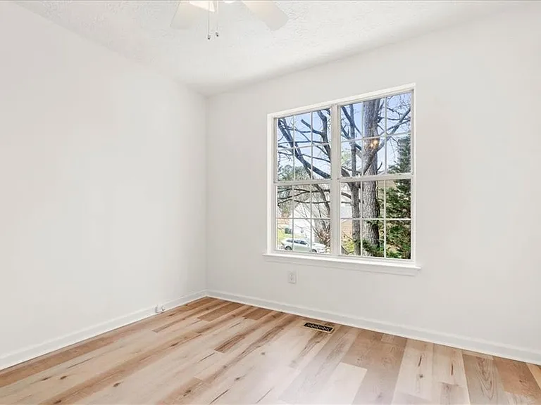 11190 Abbotts Station Dr — Photo 18