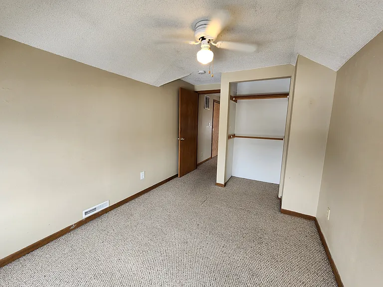 604 1/2 W Seerley Blvd — Photo 16