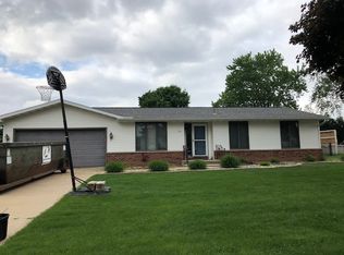 521 Santa Maria Dr, Arlington, WI 53911