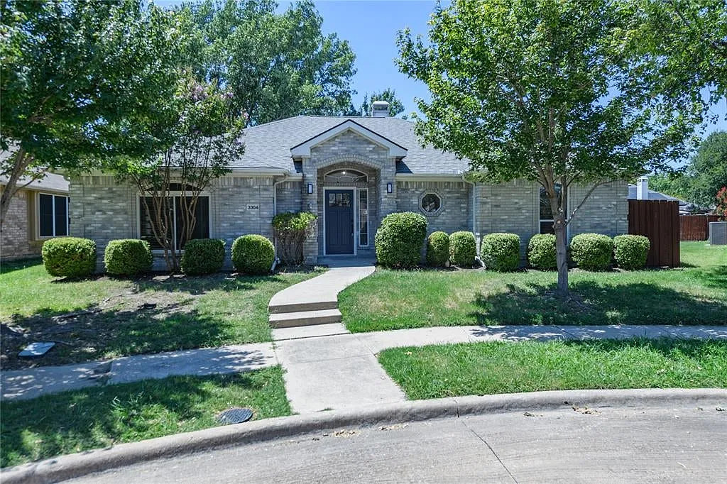 3 bed, 1855 sqft, $2,800 — Photo 2