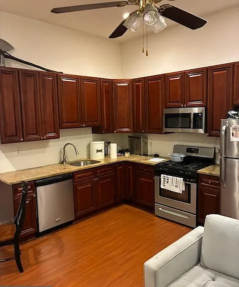 1206 Walnut St #1 — Photo 3