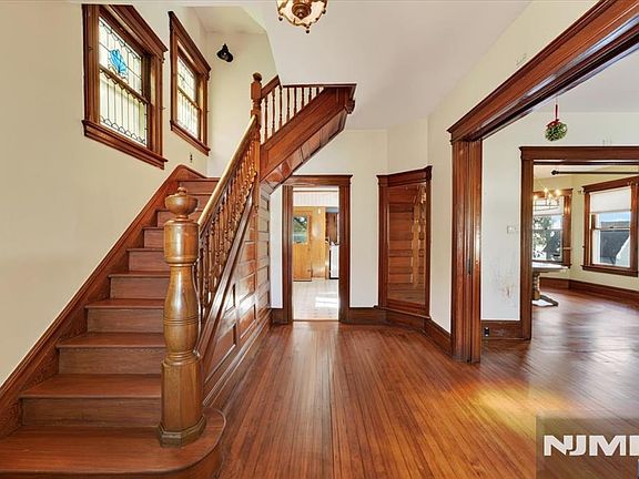 4th image of 78 Stewart Avenue