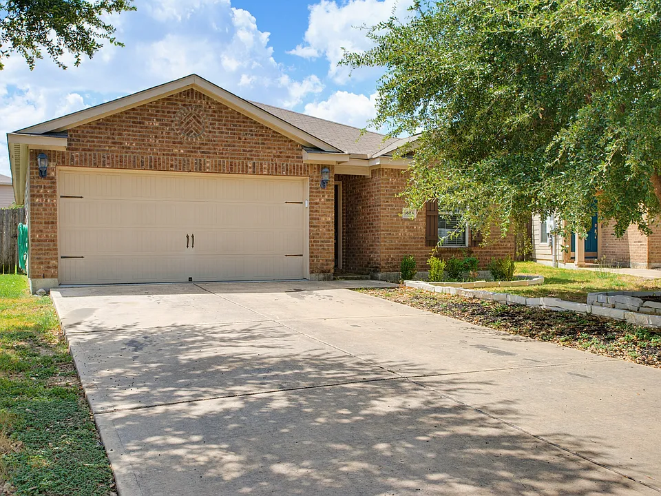 6643 Luckey Tree