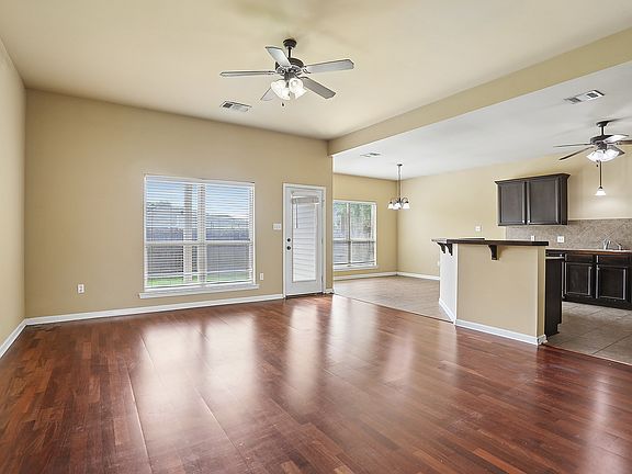 2nd image of 17049 Jamestowne Dr