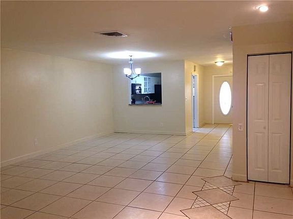 3rd image of 3722 Estepona Ave #15-1