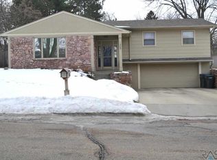 1405 E Otonka Trl, Sioux Falls, SD 57103