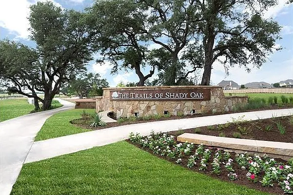 Award winning community with great schools, clubhouse, pool, walking tracks and direct access to the county park