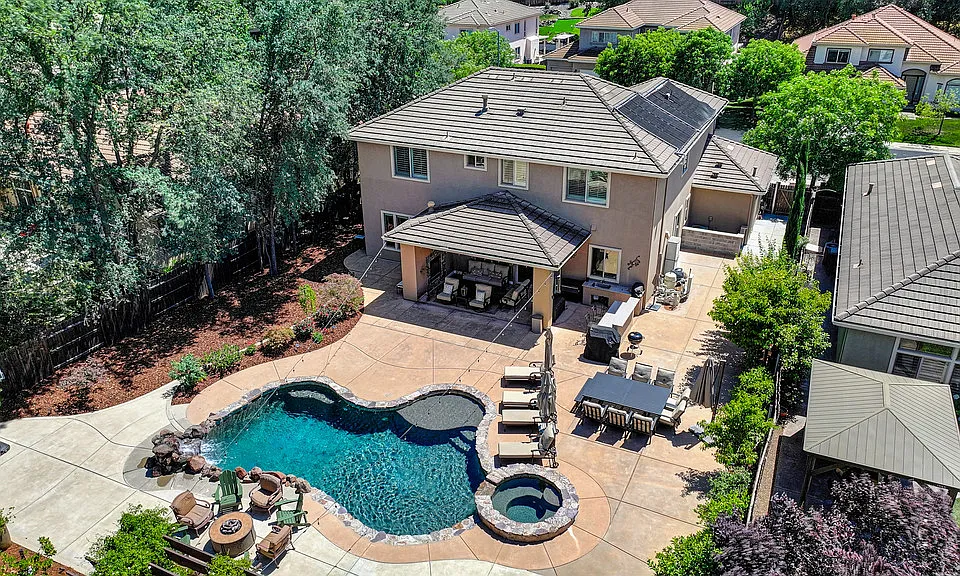 1407 W Colonial Pkwy