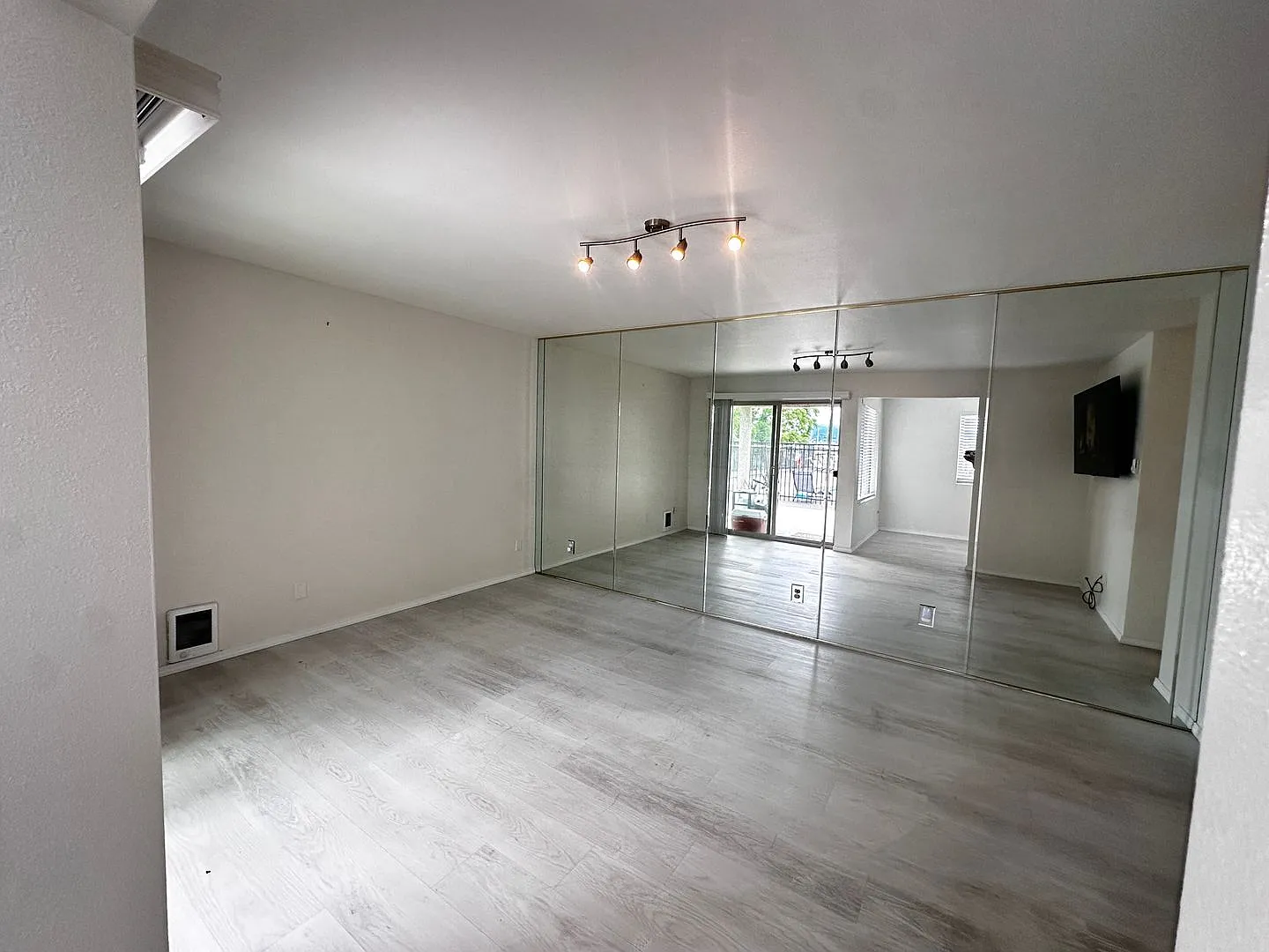 Updated 2-Bedroom Condo with Water Views, 2 Parking Spaces & Poolside Location — Photo 2