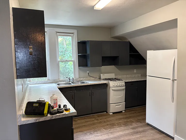 230 E Fairview Ave #4 — Photo 7