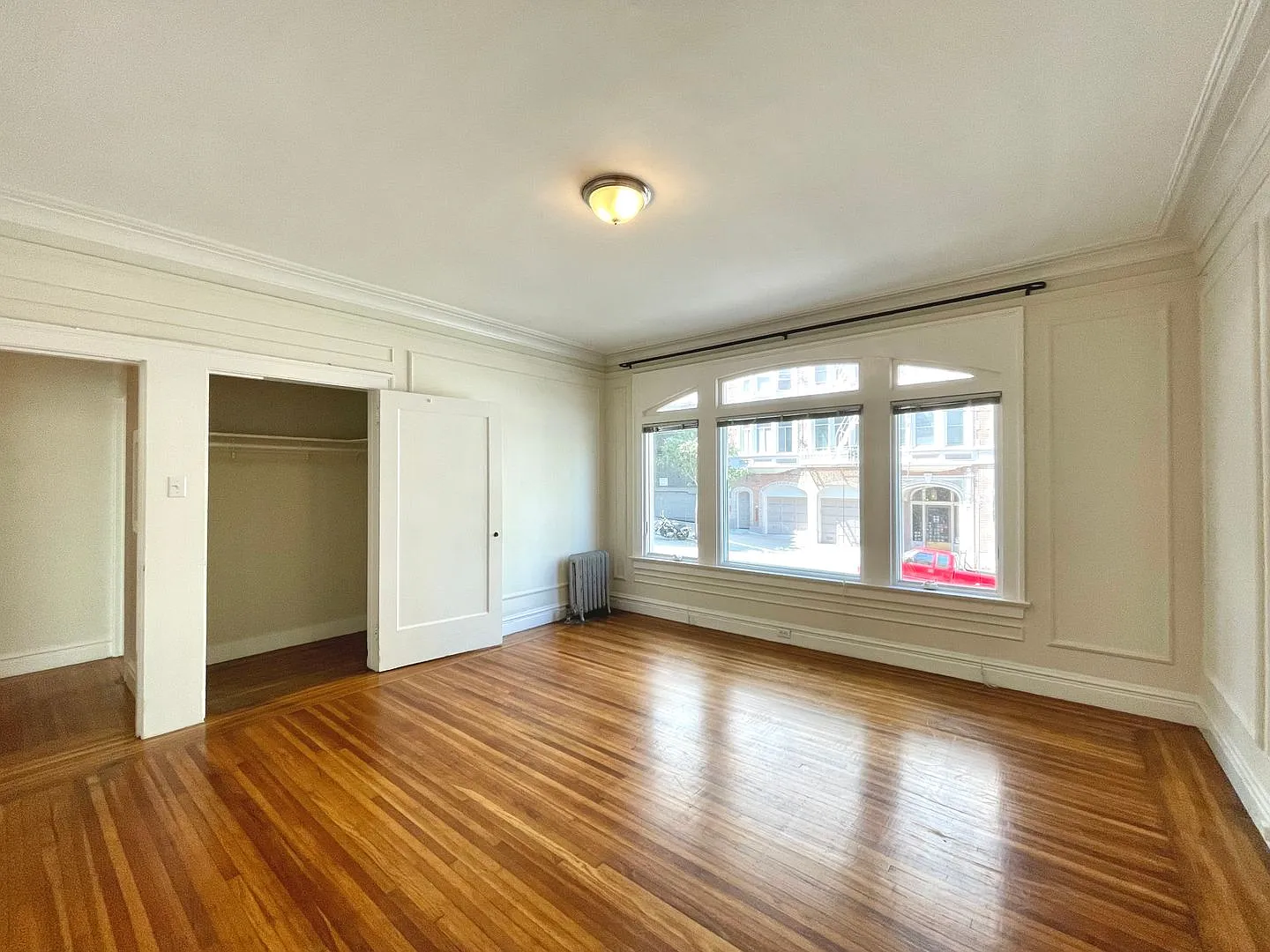 1849 Clay Street (273r) — Photo 2