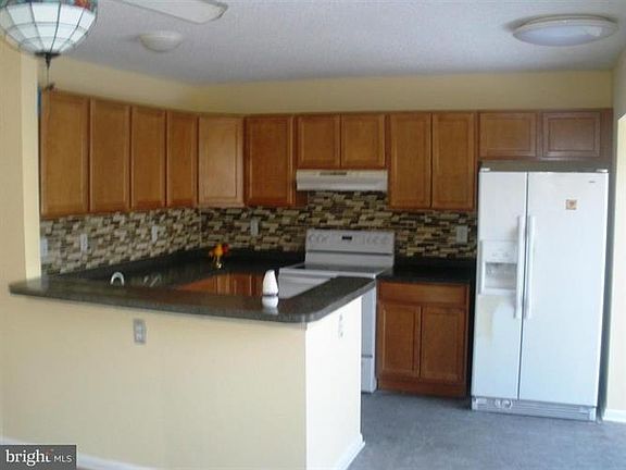 3rd image of 3090 Bridgeton Ct