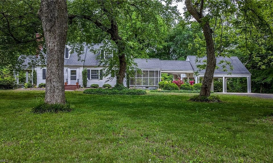 1st image of 341 Somers Loop