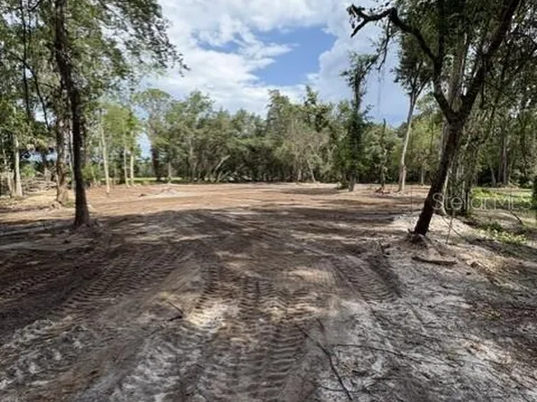 309 County Rd, Crescent City, FL 32112