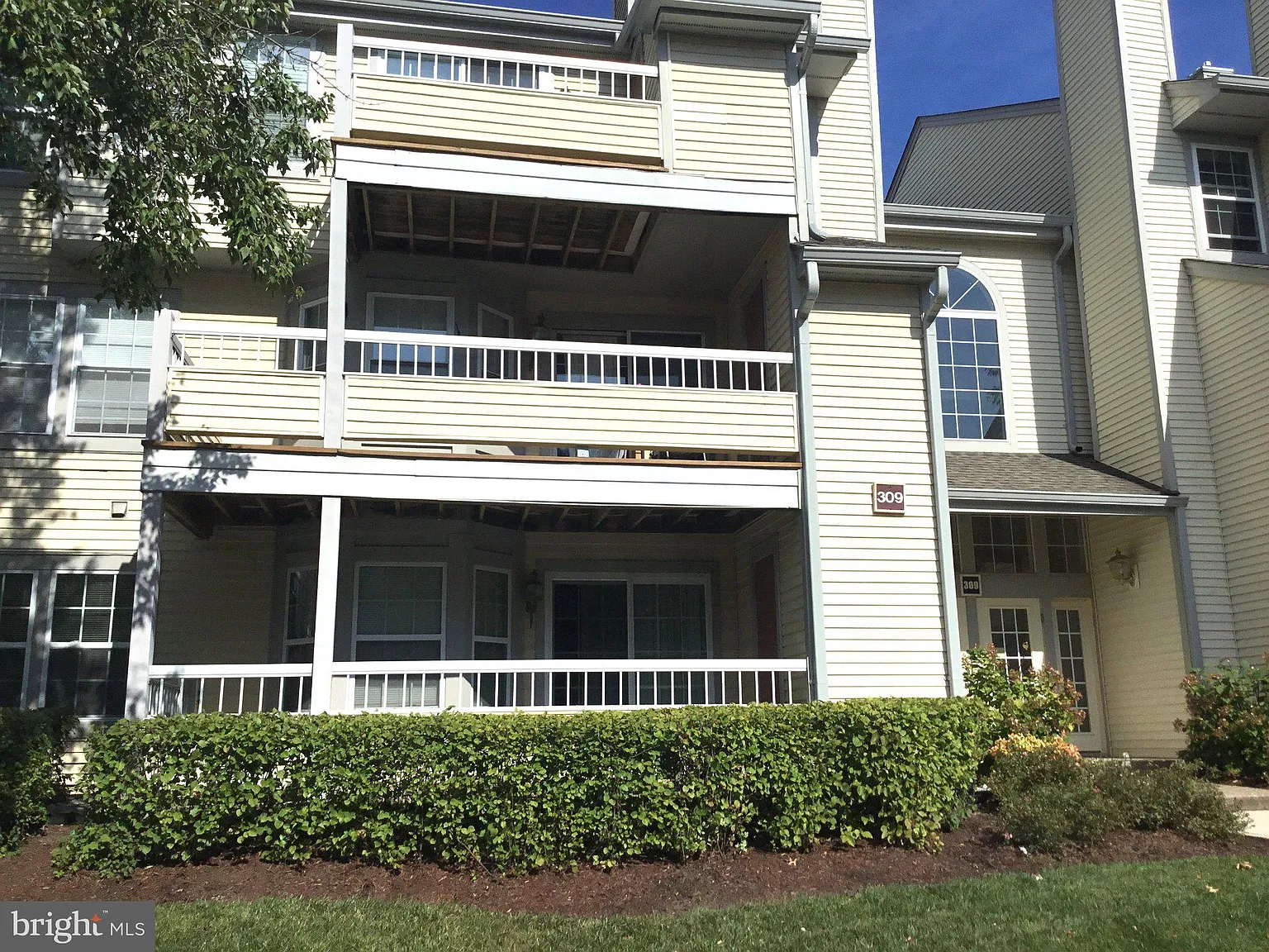 2 bed, 2.0 bath, 1138 sqft, $2,550 — Photo 1