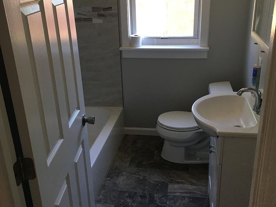 1st image of 3118 Pleasant St
