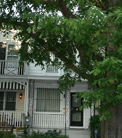 8 14th St SE — Photo 1