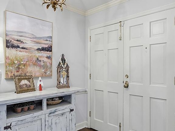 2nd image of 2200 Wycliff Ln