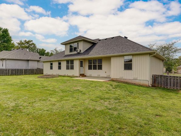 5596 S Pinehurst Avenue, Springfield, MO 65810