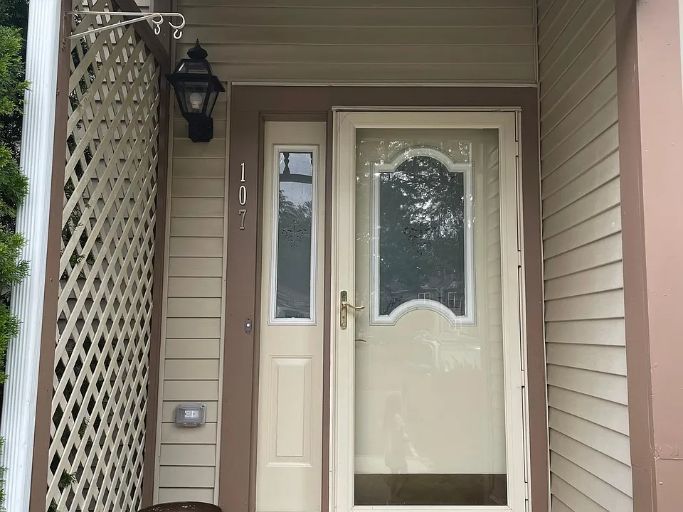 107 New World Ct