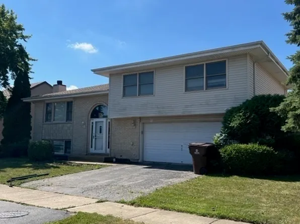 4525 Jefferson Dr, Richton Park, IL 60471