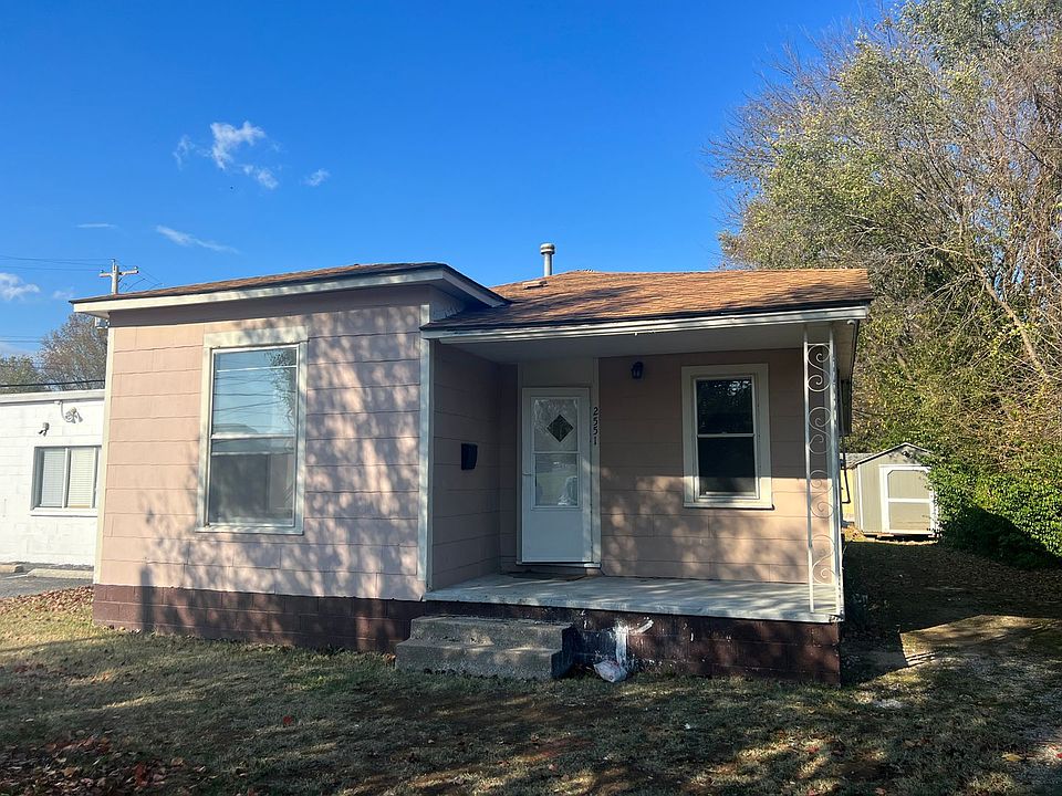 1st image of 2551 W Grand St