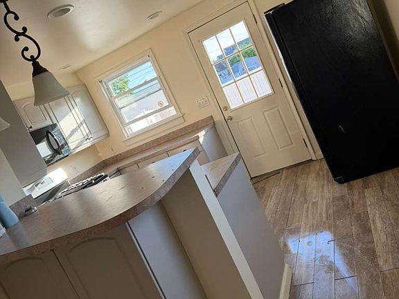 2nd image of 206 Howertown Rd