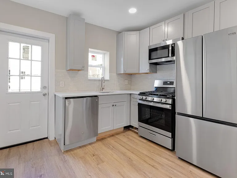 2946 S 15th St — Photo 12