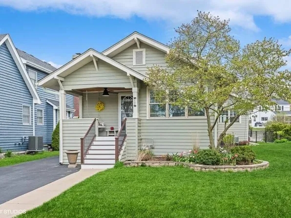 1121 N Scott St, Wheaton, IL 60187