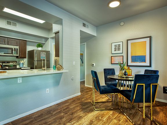 3rd image of 1600 La Jolla Dr #1021