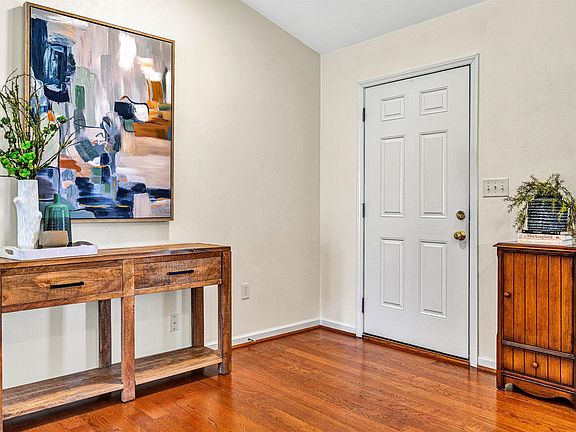 5th image of 3374 Village Ct