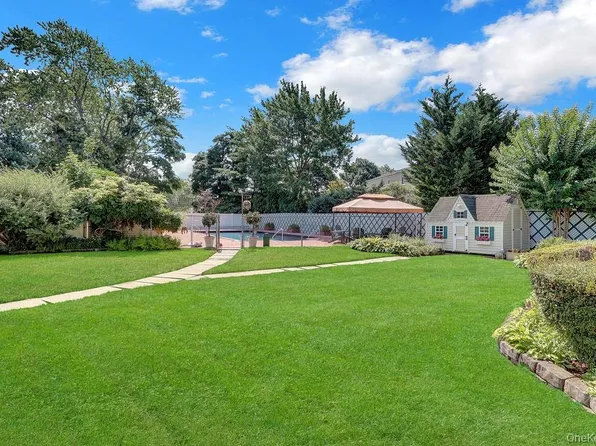 4394 Merrick Road, Massapequa, NY 11758