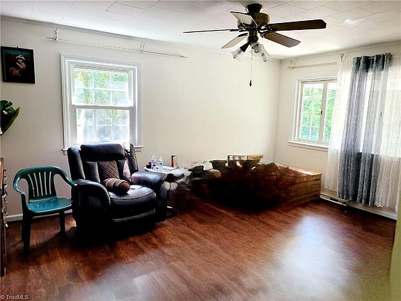 4th image of 416 Cross St