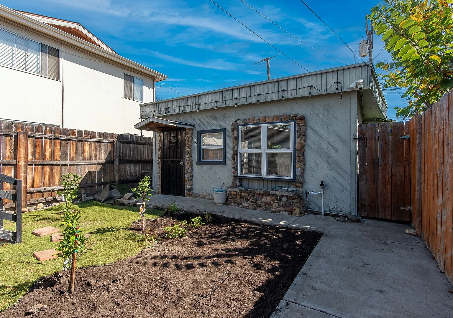 1 Bedroom 1 Bath Cozy Cottage Available For Rent In North Park! w/ All Utilities included — Photo 2