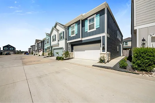 635 Salt Marsh Trl Photo 1