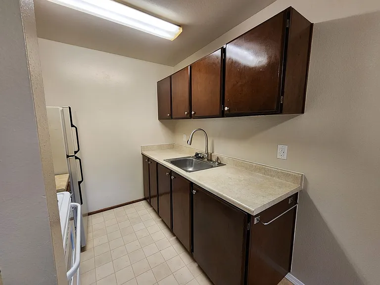 Alpha Park Apartments — Photo 14